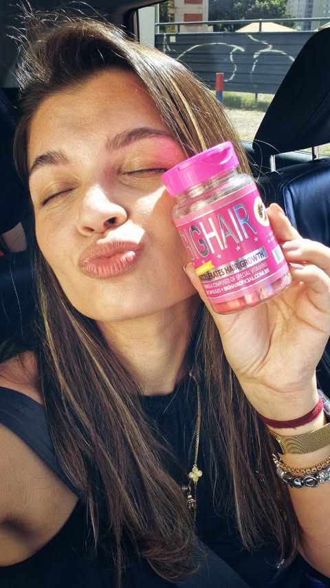 Dá pra acreditar que nesse tempo usando @bighairoficial meu cabelo cresceu esse tanto? Minha gente, nenhum cabelo cresce assim sem um suplemento que realmente cumpra o que promete!
Eu tô amando o resultado e vocês sabem e eu sou verdadeira aqui! Tem dias que eu esqueço, não adianta! Rotina intensa, né?
Mas sabe o que eu acho? Que você tá é se atrasando ficando sem! Bora mulher, meu desafio de 60 dias tá quase no fim! 4 meses tomando @bighairoficial e olha aí o que eu conquistei!
Você vai se agradecer por ter começado hoje!
TEM CUPOM DE DESCONTO NOS DESTQUES *CUPONS*
#bighair #bighairoficial #desafio60diasbighair