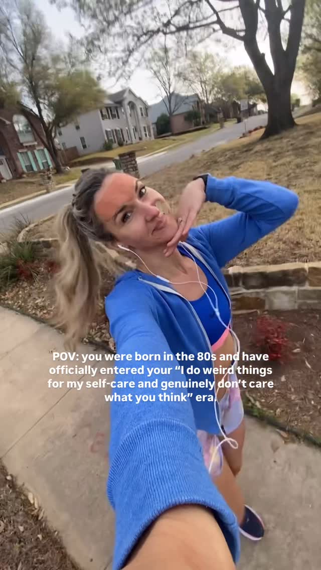 Is it just me or did self-care get progressively weirder in the best way possible?
It’s a lifestyle. 💁🏼♀️
Tell me in the comment your favorite weird and wild self care rituals!
#frownies #facemassage #borninthe80s #selfcarethreads