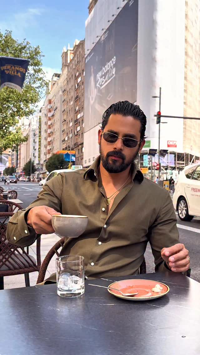 🧊☕️ A coffee Americano with icefor this heat, please.
——————
Un café con hielo para este calor, por favor. ☕️🧊
