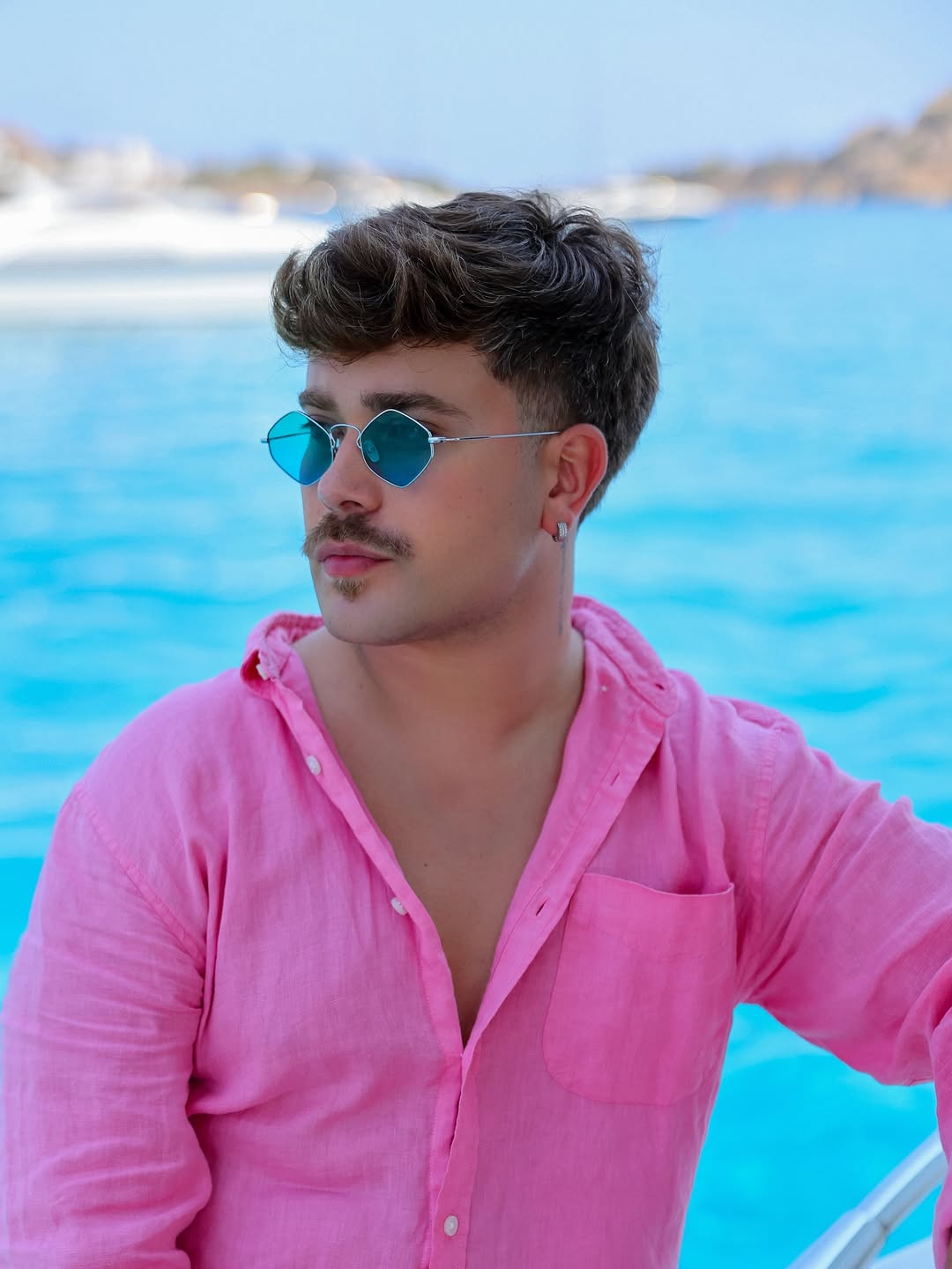 sailing into summer dreams 🌊☀️🇬🇷
📸 @conradis