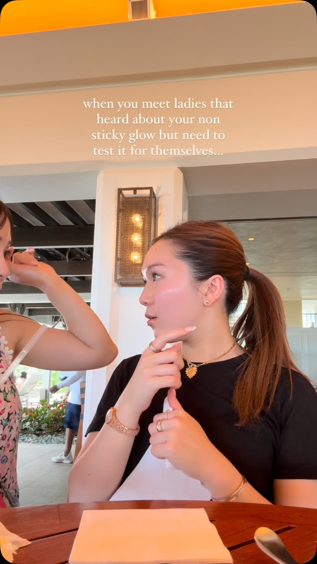 Hi ladies 🤍🤍I promise the glow is NON sticky!! #skinglow #innerglow #koreanbeauty #skincare101 #glowy #realglow #skincare #koreanskincare #nonoily #tissuetest