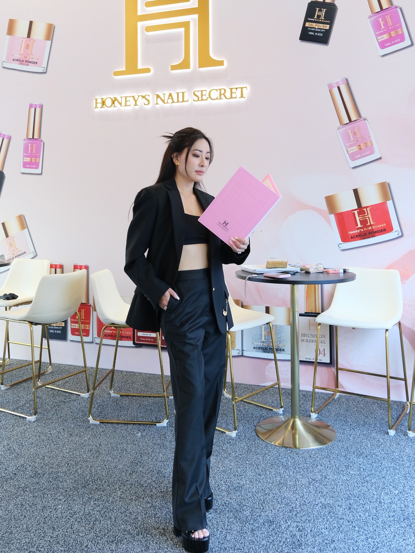 Thank You for an Incredible CosmoProf Las Vegas Show!
Honey’s Nail Secret wanted to extend a heartfelt thank you for the incredible experience at the CosmoProf Las Vegas Show! It was a fantastic opportunity to connect, share innovations, and be part of such an inspiring gathering of beauty industry professionals.
Your support, energy, and enthusiasm made this event truly memorable. Whether you stopped by our booth, joined a demo, or shared your own passion for beauty, we are genuinely grateful for the opportunity to connect and collaborate.
With appreciation,
Honey Phan
@honeysnailsecret