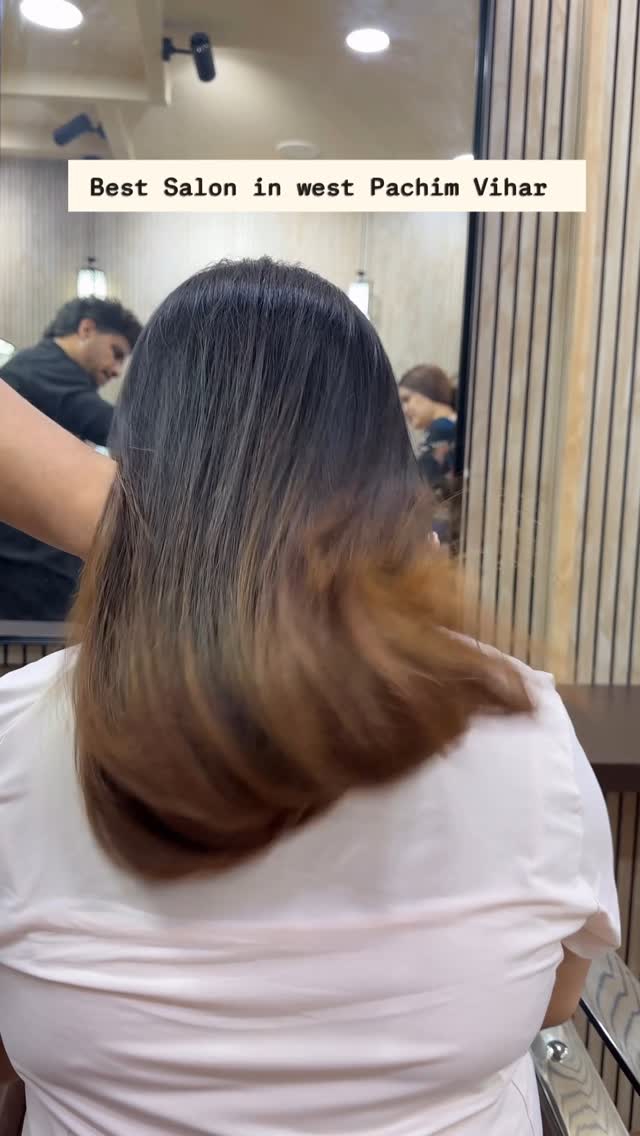 "Smooth, shiny, and frizz-free! 💇♀️✨ Just got my Nanoplastia treatment and I'm loving the results! 💁♀️🔥 #Nanoplastia #HairTreatment #SmoothHair #FrizzFree #HairGoals #HairCare #SalonLife #HairInspiration #HairSmoothening"
Book your appointment : 9990714492
