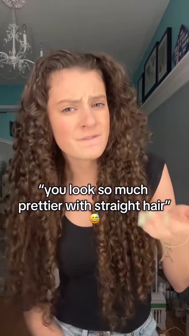 It’s basically an insult to us, right? 😁
@julesdell_ #curlyhair