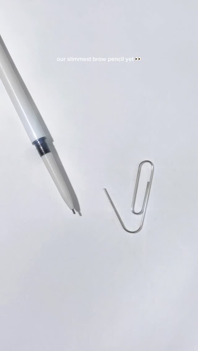 HOW small is our new Nano Brow Pencil? 👀 It’s .9mm to be exact ✏️
Perks of #NanoBrow:
❤️🔥 Precise application
❤️🔥 Tiny, hair-like strokes
❤️🔥 Disbelief that they’re not your natural brows