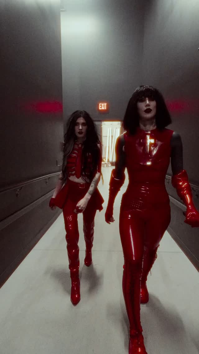 …and we’re back! ❤️👊🏼 So excited to be playing our new show opening for @inthismomentofficial on this MIDWEST TOUR!
7/16 GREEN BAY, WI
7/19 PEORIA, IL
7/22 NASHVILLE, TN
7/23 CHATTANOOGA, TN
7/24 CHESTERFIELD, MO
7/26 COUNCIL BLUFFS, IA
7/29 SPRINGFIELD, MO
7/30 MEMPHIS, TN
8/02 GRAND RAPIDS, MI
8/03 WHEELING, WV
8/05 ROCHESTER, NY
8/06 SCHENECTADY, NY
8/08 DETROIT, MI
8/09 HAMMOND, IN
8/10 INDIANAPOLIS, IN
8/12 RICHMOND, VA
8/14 WORCESTER, MA
8/15 HANOVER, MD
8/16 ATLANTIC CITY, NJ
Click the link in my bio for tix + VIP passes! 🖤
🎥 Epic video by: @angelo._