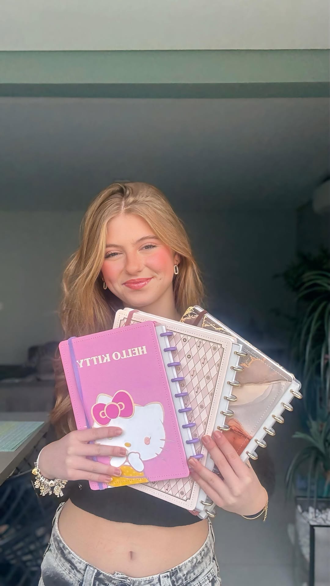 Quer repor o seu material para voltar com TUDO NOVINHO
chegou o seu momento! quer ganhar esses 3 modelos do Caderno Inteligente Original?
vou deixar as regrinhas aqui na legenda! corre para você ter a chance de voltar com tudo novo!
Seguir meu perfil e @ocadernointeligente e comentar aqui nesse vídeo!!! Resultado dia 24/07 ✨💕