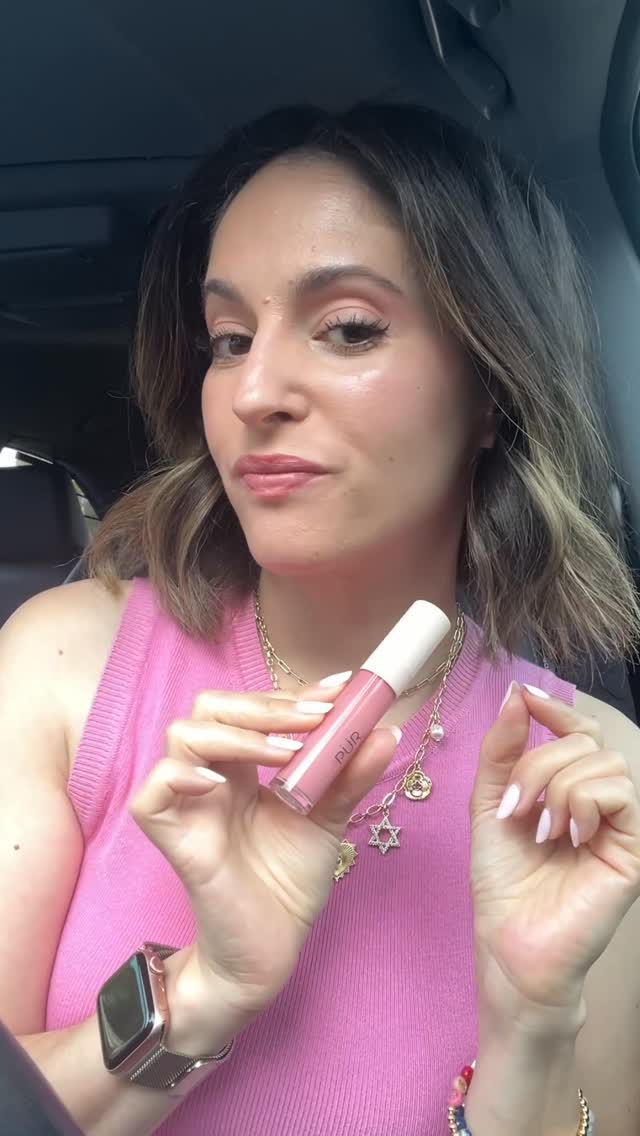Monday morning made better with PÜR 💖💄
#purbeauty #grwm #4in1 #silkytint #glossytint