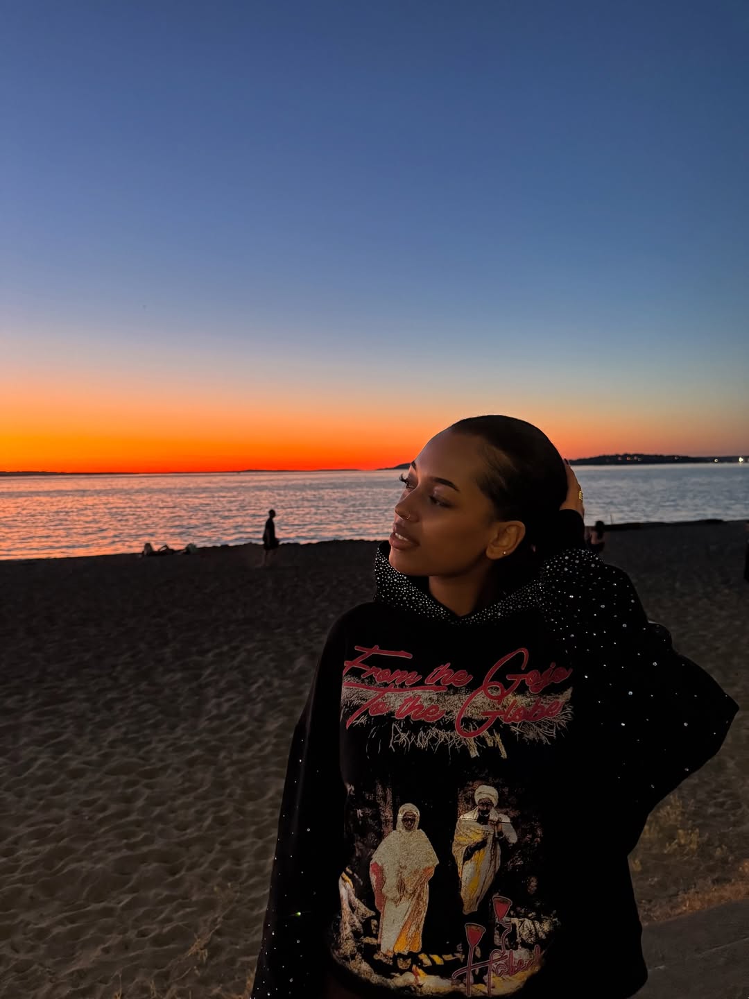 The view 😮💨 not edited btw #sunset #exploretheglobe #life #me
Hoodie from the one and only @habesha_made 😍
📸 @edi_teare_ 🫰🏽