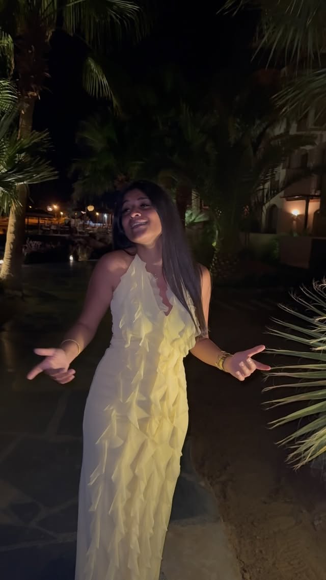  شو كانت حلوة الليالي 😌
Dress 👗 @luglam.eg 😍