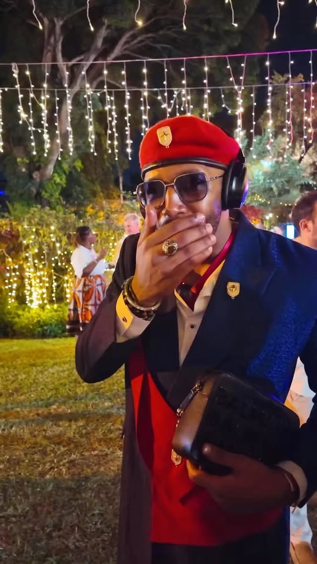 Nyama ilikuwa ni kitu adimu sana kupatikana jana nimezunguka ubalozi mzima wa ufaransa natafuta nyama tuu. Msako wa nyama mission impossible 🙆🏽♂️