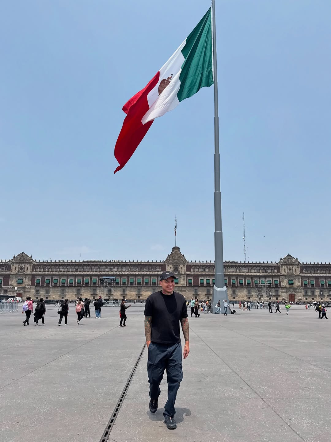 México 🇲🇽 You were unforgettable. Viva México!! New limited edition México print drops July 26th at 12pm EST — $199 USD each. Link in my bio 🇲🇽🇲🇽🇲🇽