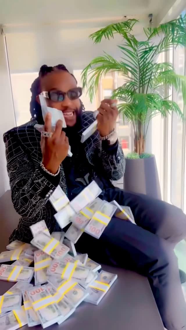 IF YOU BELIEVE IN THIS PROPHETIC WORD, CONFESS IT AND A LOT OF MONEY WILL COME YOUR WAY. SAY BIG MAN ON THE COMMENT SECTION
Me and the money na bumper to bumper
Only money fit cool my temper
Nothing come between me and cheddar
Love me jeje ko love me tender
Credit alert Dey make me gbangban
Hold me tight itโs going downdown
Color red we painting the town town
From sun up until sundown
New music out now link on my bio