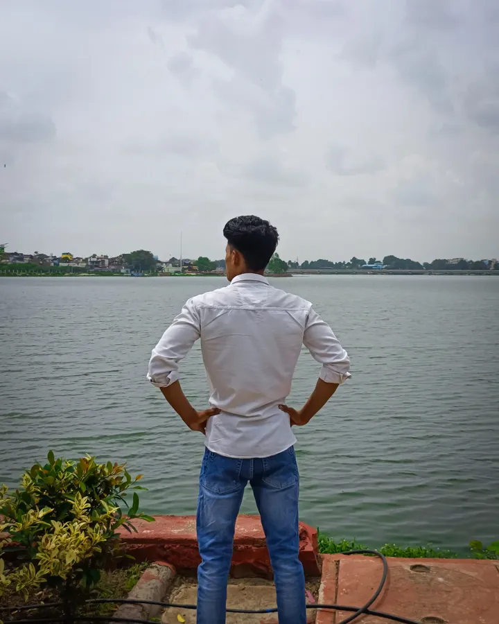 No Caption...🖤
.
.
#moodoftheday #likesforlike #sadsongs #viralpost #explorepage #bundeli_jalwa01 #alone #🖤