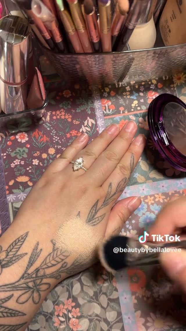 @𝓔𝓵𝓲𝓼𝓪𝓫𝓮𝓵𝓵𝓮 thank you queen for using the product correctly.
Evanesce Soft Matte Cream Concealer
#sephora #makeup #viral #fullcoverage #viral #fyp #beautytips #pimby #playinginmakeupbyyolondo