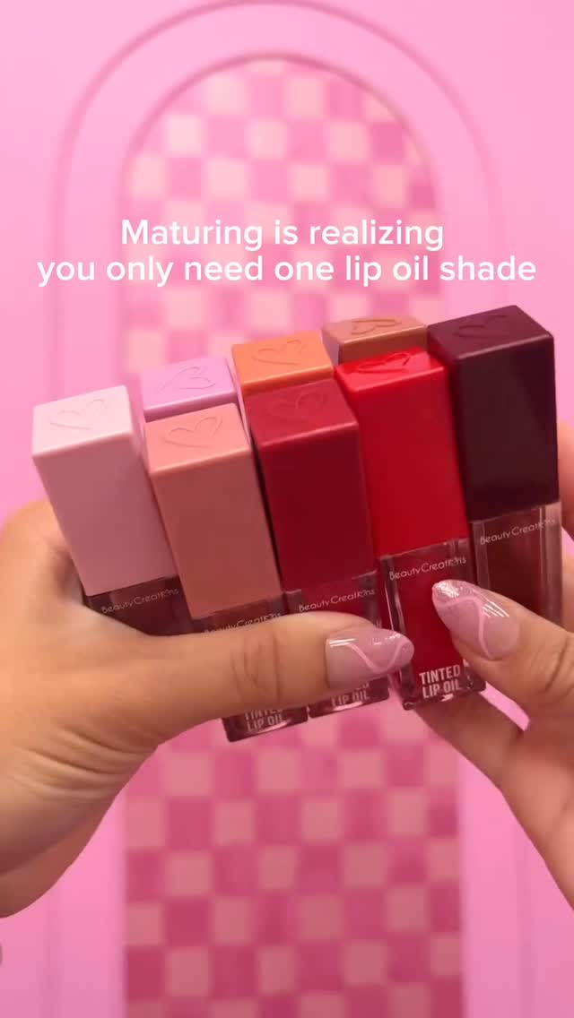 Un sueño hecho realidad son los nuevos lip olí de @beautycreations.cosmetics ¡Nos encanta! ✨
🛒 Disponibles en www.renattacosmetics.com y en tu sucursal más cercana 🛍 Hacemos envíos nacionales e internacionales 🚚