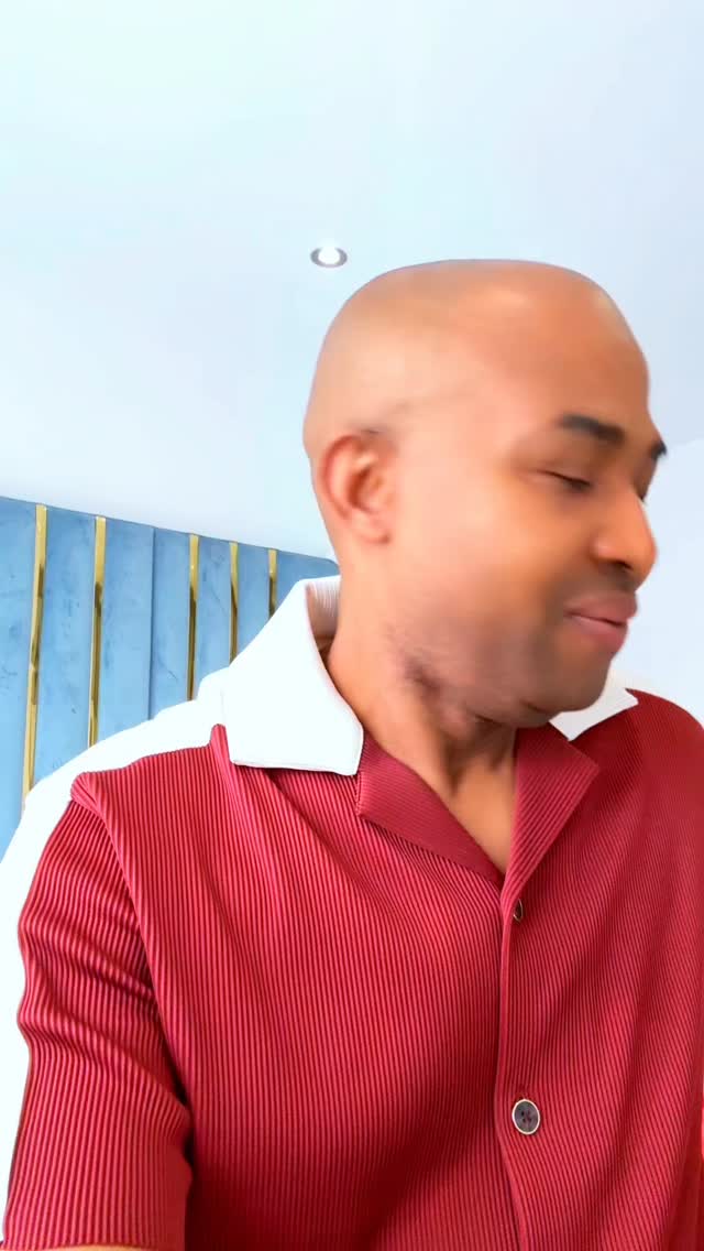 This is how you keep smiling when you’re about to put a smile on your wife 😍