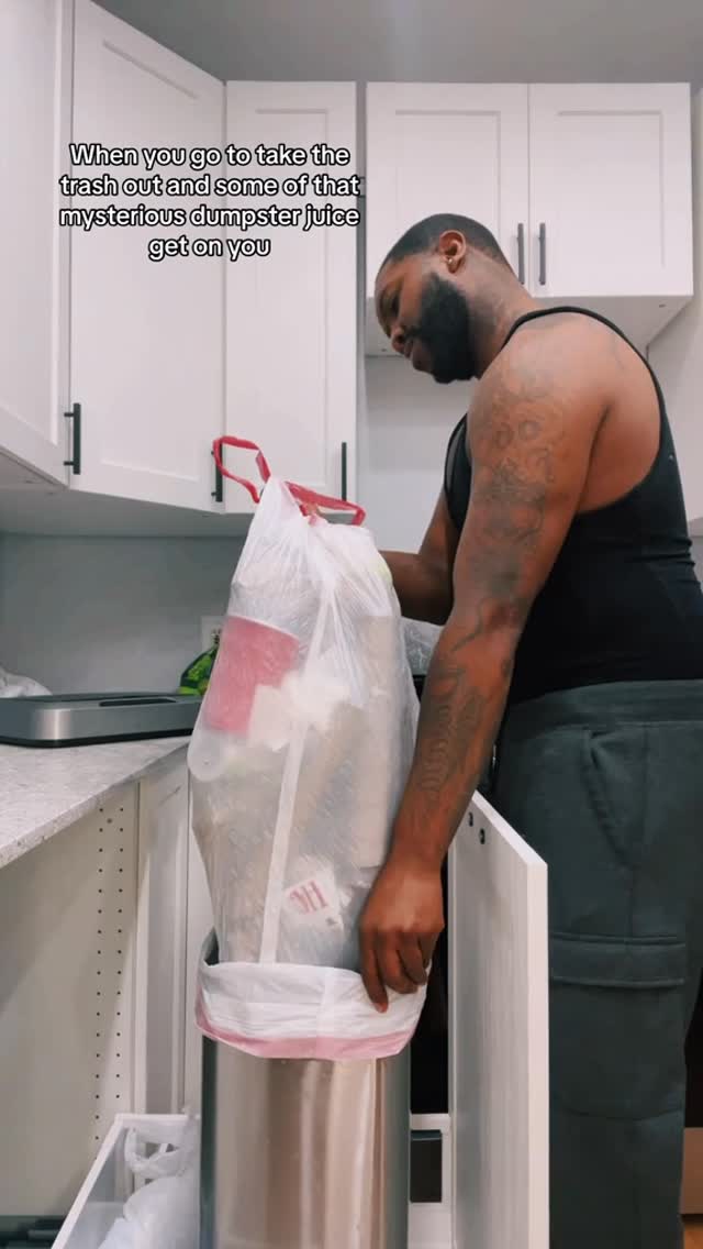 Cut the whole fkin arm off ✂️😩 #garbage #juice #stank #smellsbad #fyp #reels