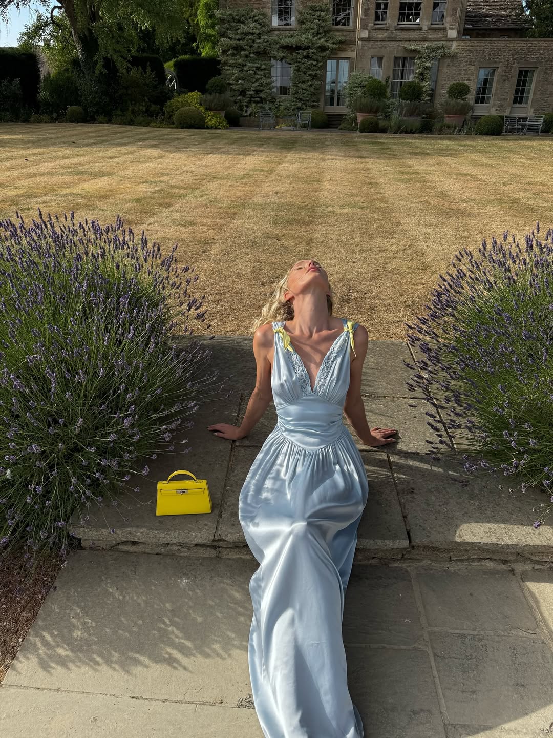 Sky blue @helsastudio 🌼