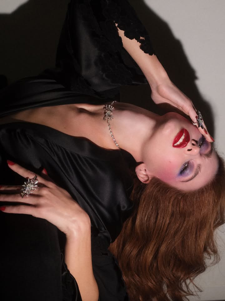 A celestial affair. Brazilian breakout model @maria_klaumann channels the ethereal glamour of @chanelofficial’s ‘Reach for the Stars’ high jewelry collection—an ode to Gabrielle Chanel’s iconic symbols: the comet, the lion, and the wing. See the full cosmic fantasy unfold inside the pages of V155.
Discover the full story at the link in bio.
—
From V155 Fall Preview 2025
Photography @alvarobeamud
Fashion @dariadigennaro
Model @maria_klaumann (@thelionsmgmt)
Hair @lorenzo_barcel (@julianwatsonagency) using @hairbysammcknight
Makeup @lucianochiarello (@julianwatsonagency)
Manicure @joe_anna_paris
Digital Technician @mitko_capture
Retouching @camillobernardistudio
Video @simonetriacca
#MariaKlaumann wears all clothing and jewelry @chanelofficial