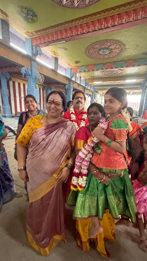 🔥🦚நளினி ஆச்சி ஆசி, இறை அருள் 🙏♥️
Such a down to Earth person Nalini Aachi, love u aachi♥️♥️ @nalini.nair.official
#diyababy #devotional #diyababymusic #aadi #muruganthunai🙏 #ammansongs #amman