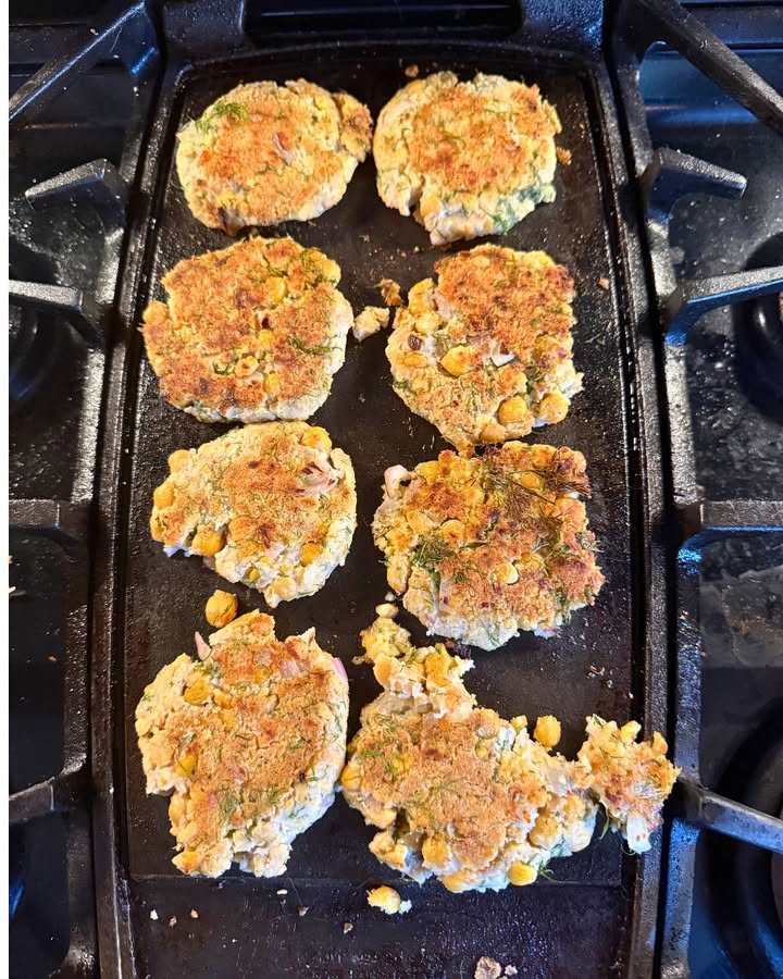 I went live today and made my Dilled Chickpea Burger with Sweet Sauce from my cookbook Mayim’s Vegan Table. Here is the finished product and recipe! I also talked about @bialikbreakdown and how you can find more of me on our new MBB page over on @substack. ➡️ Click the link in my bio to subscribe on Substack for the full breakdown 🧠💥
#MayimsVeganTable #VeganRecipes #ChickpeaBurger #SubstackCommunity