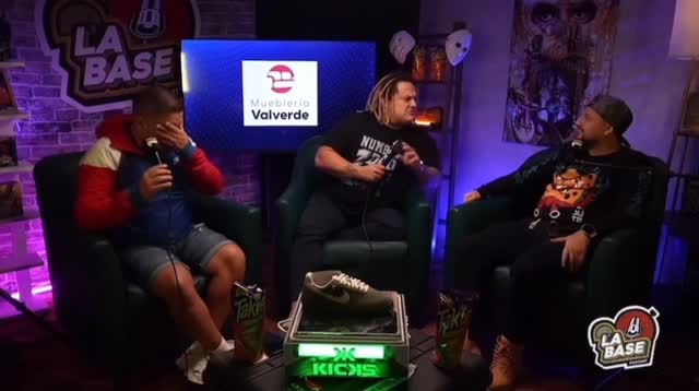 Combinación letal: guaro, celular y compa mandado!!! Cuantos se identifican con este momento q de fijo les pasó? 😂😂😂😂