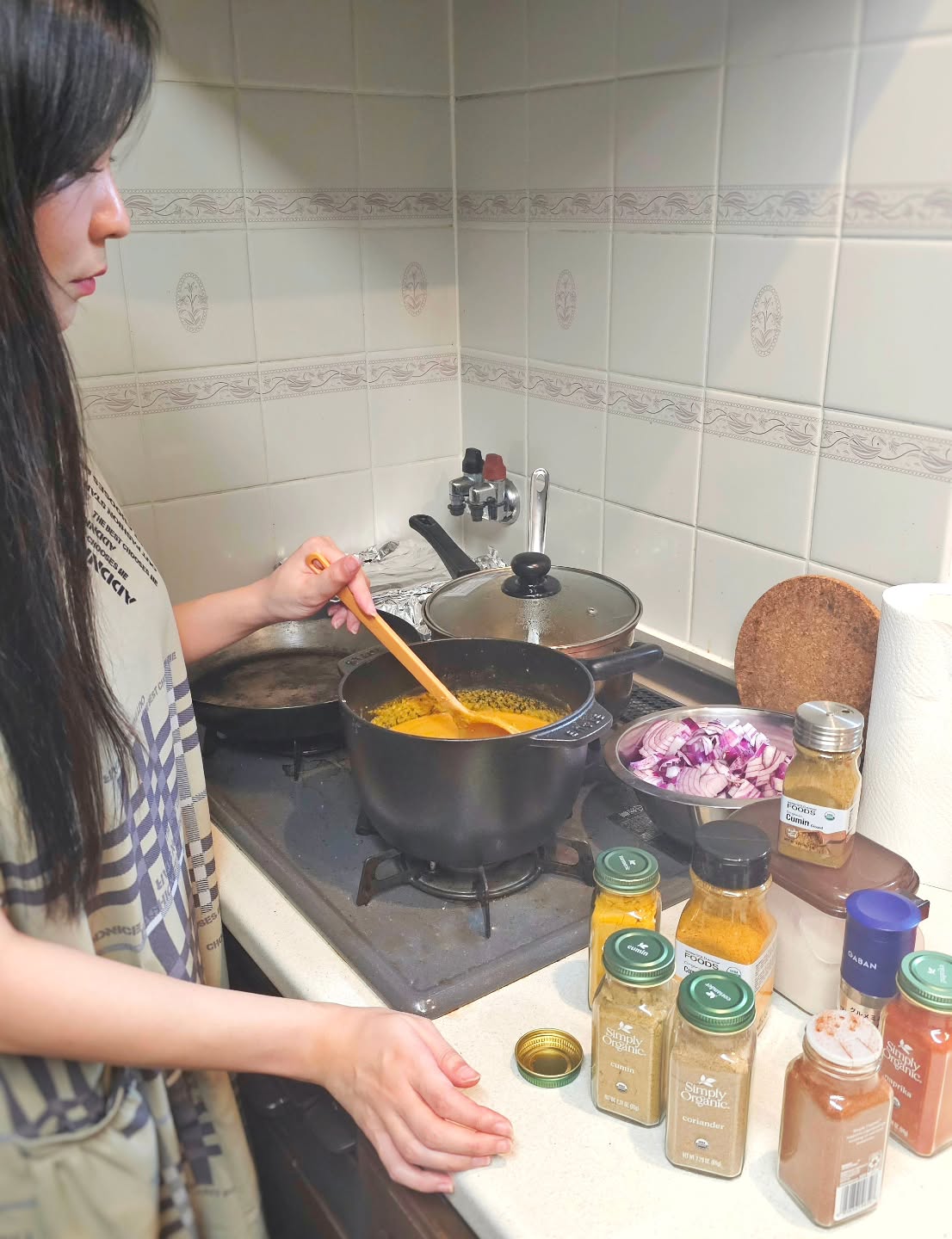 ルゥ無しでオーガニックカレー作ってくれてますが何故そんな事が出来るのかマジで意味が解らない!
配合も話聞いても理解出来ませんでした…
#カレーの天才
#軽はずみに0から作ったカレー食べたいとか言うたらあかん
#大体オーガニックに狂った旦那の所為