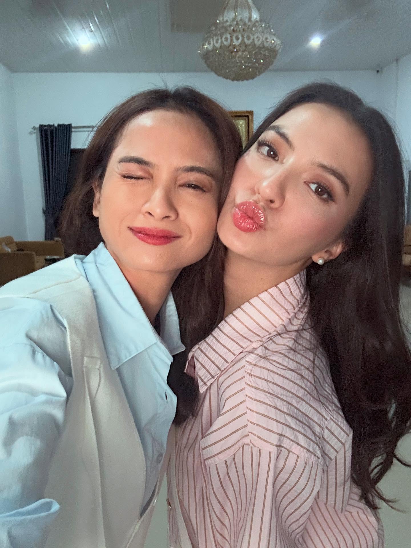 Sharing frame and the screen w/ my Girl again