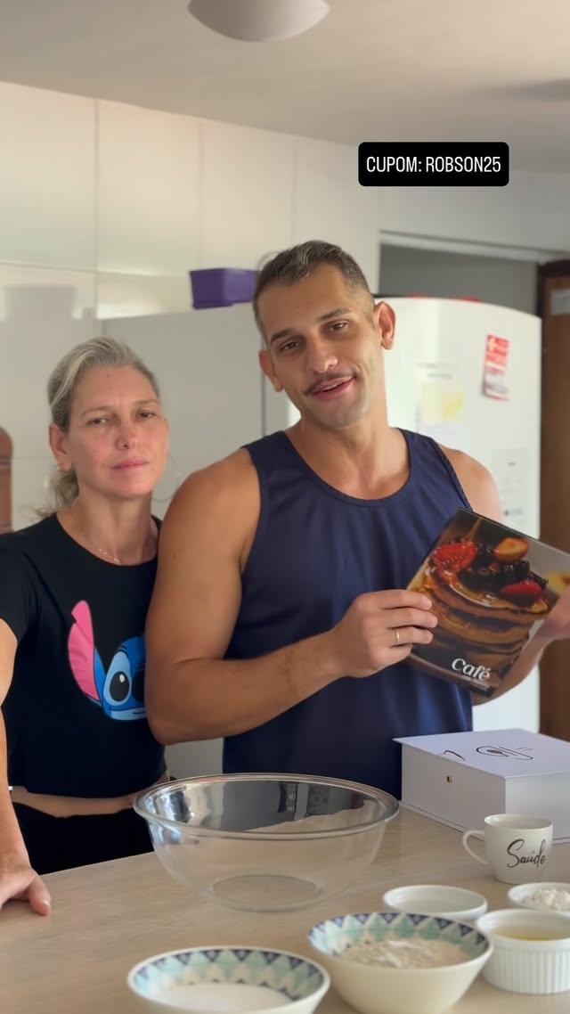O melhor é-book que você vai querer pra vida. CEFÉ COM MARTINS ❤️❤️❤️
Gente, eu não tenho mais o que reclamar dos meus cafés da manhã que eram sempre a mesma coisa. Agora esquece, tá? Vou fazer todas essas receitas e nem vou perceber que tô de dieta.
Essa preciosidade feita pelo @domartins_br está disponível no perfil dele e tá com desconto de 25% procês aqui do meu Instagram até 31/07.
Obs.: tem uma playlist linda no ebook, pra entrar na vibe e ser feliz ❤️❤️❤️