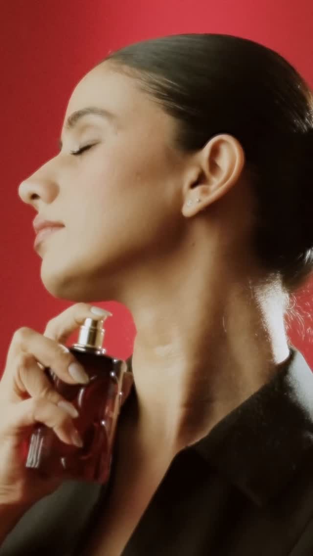 @armanibeauty SÌ PASSIONE EAU DE PARFUM INTENSE – a singular sensation that stirs the soul, a bold fragrance that pulses with passion and power.
Shop now on @ssbeauty and @shoppers_stop in-store and online ✨
#Collab #ArmaniBeauty #ArmaniSi #WhatMakesYourHeartBeat #Fragrance #SSBeauty #ShoppersStop #BeautyYouCanTrust