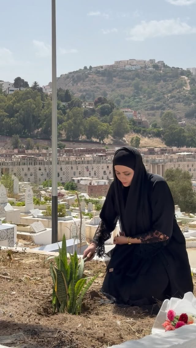 رحل ابي وبقي حنيني اليه يكبر كل يوم ،كأن الحنين لا يموت .
