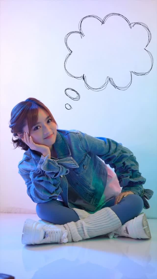 🎀 締造女神計劃|Yuki Law「雙面變身」!日系雙辮VS復古花盆頭,你鐘意哪款?
「兩種造型,雙倍驚喜!」
今次 #締造女神計劃 為 Yuki Law 打造極致反差造型!活力四射的「日系雙辮運動風」碰撞優雅古典的「復古花盆頭旗袍風」,完美展現女神的多變內涵~立即睇片見證神奇變身!
🏆 造型一:日系雙辮運動風
• 妝容:蜜桃色腮紅+果汁唇釉
• 髮型:俏皮雙辮
• 穿搭:oversize 牛仔外套+ leggings
• 亮點:青春活力滿分,運動也能充滿時尚感
🏮 造型二:復古花盆頭旗袍風**
• 妝容:水感溫柔妝
• 髮型:經典花盆頭
• 穿搭:改良旗袍
• 亮點:一秒穿越民國時期,文藝復古感十足!
你更愛哪個造型?留言告訴我們
Yuki 旗袍: @sensebymei
Team:
Photop @kirkcheungvision
Video @genos5film
Hair @rex_so.stylist
Makeup for Yuki and Maggie @auntielimemarie @emakeupstyle
Makeup for Carmen and Sophie @princessringo
Stylist @l.22aurora
Assist @pickmebyourname
General affairs @andytotti10
Lunch Sponsor : @kikanbo_hongkong
#鬼金棒