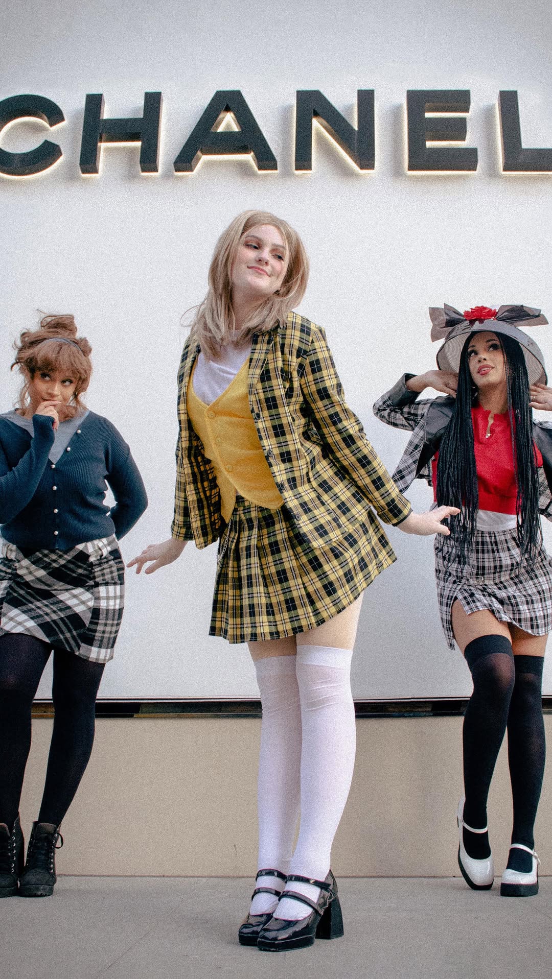 Rollin with the homies ✨🛍️📞
here’s a lil throwback for the 30th anniversary 💋
@clueless @paramountpics #clueless #90smovies #aliciasilverstone #cluelesscostume #triocostume @paramountplus