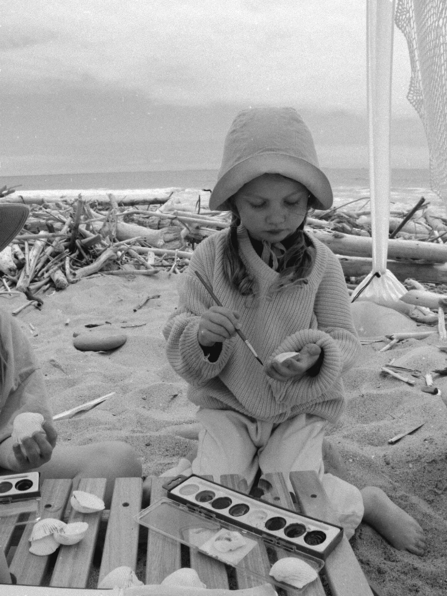 Painting sea shells