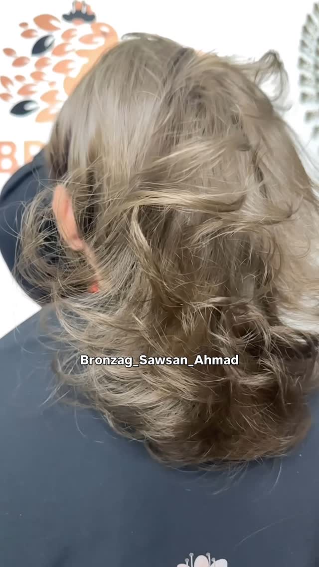 بعض من الوانا المميزه 👌🏻💪🏻
.
.
.
شايفين جمال الصبغه والشعر الصحي تبارك الرحمن
مش لازم احكي عن شغلي شغلي بيحكي عن حاله .
اعتز وافتخر بكل زبونه صبغت عندي 💚💪🏻
.
.
.
للحجز والاستفسار واتساب علي رقم - 97806632
.25340021
25340028
.
.
#salon #skincare #makeupartist #beautytips #hair #hairdresser #hairdresser #haircolor #lashextensions #beautycare
#ملكه الصبغات #bronzag_sawsan_ahmad
#الشعب_الصيني_ماله_حل😂😂
#اسال_سوسن_احمد
