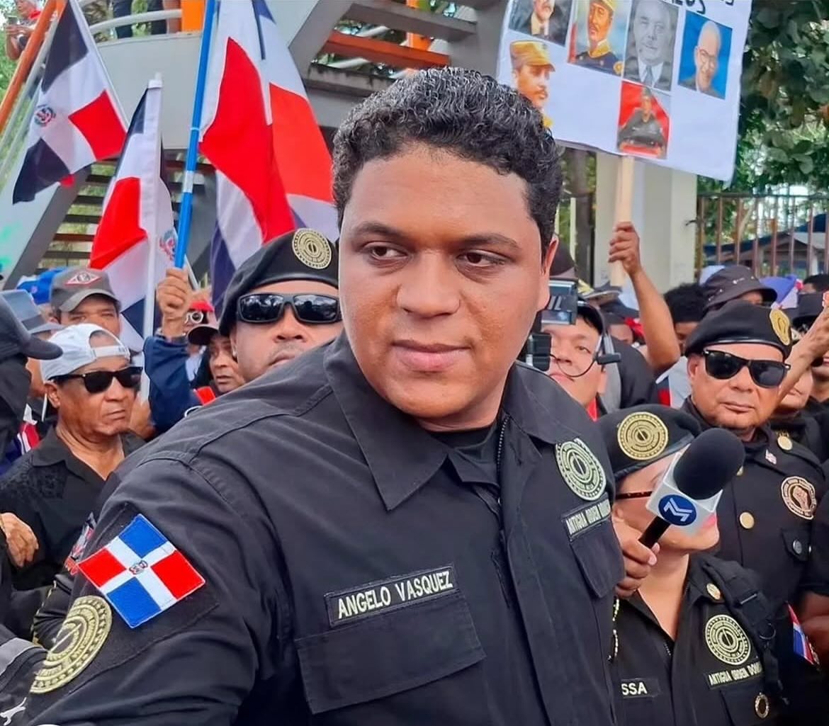 Luego de ver los que dice @viniciocastillopolitico sobre el código penal necesitamos Un presidente mulato para República Dominicana 🇩🇴
Ya que los que emos tenido blancos últimamente an vendido el país ahora el 23 mañana día 23 es el momento de la protesta frente al conep de poner un presidente mulato que represente la patria porque los presidentes blancos que emos tenido an endeudado el país y se an vendido a los traidores de la patria es hora de marcar un presedente histórico con @angelovasquez1844 @antigua_orden_dominicana1844 si quieren un presidente para 2028 que represente los intereses de los dominicanos voten por Angelo Vásquez que es la única opción asta el momento de la República Dominicana 🇩🇴 para salvarla Angelo presidente 2028 un presidente indio que necesitamos es la oportunidad te tener una representación diferente ya que emos tenido muchos blancos gobernando la República Dominicana los únicos blancos que gobernó bien fueron Trujillo y Balaguer que construyeron el palacio nacional las presas de taveras que dan agua al país entre otras obras y avenidas las avenidas y la ciudades sin tomar préstamos con recursos del estado construyeron los campos y canales de riego para cosechas ahora se le pasará la presidencia a un joven indio mulato del pueblo dominicano y para el pueblo marcaremos un presidente histórico de alguien querido por el pueblo con buenos ideales.