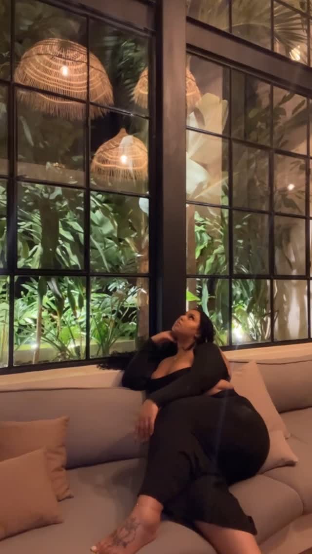 DND @FashionNovaCurve
Another Time Double Lined Skirt