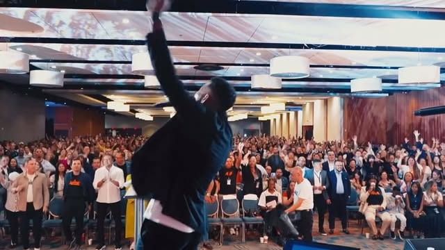 ARDE 🔥 MIAMI 🇺🇸
Lo que vivimos en Miami fue sin precedentes, más de 4000 personas reunidas, miles de vidas impactarás y restauradas, cientos de milagros, liberaciones y sanidades.
¿Dónde deseas que sea nuestro próximo #ARDE?
