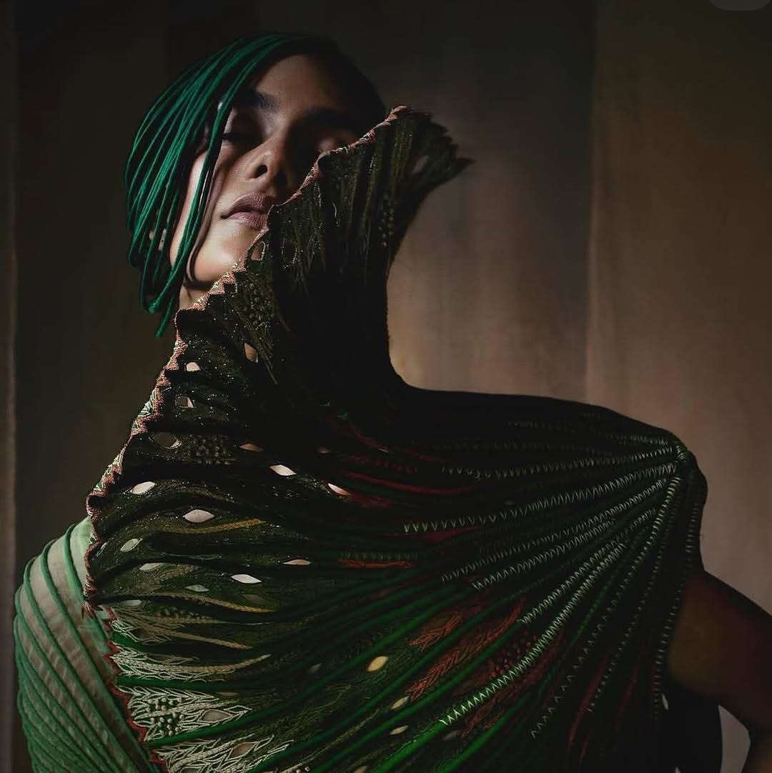 Behind the Scenes repost @beppedeliaofficial
@vaishalisstudio Haute Couture Fall Winter 25/26
Make up signed by Marcello Costa
With @tartecosmetics France
#teammarcellocosta
key Hair: @gianky.hair x @beautick_official, @beppedeliaofficial
Hair Team: @beautick_official
Video : @ttgx1.1
@parisfashionweek @hautecoutureweek