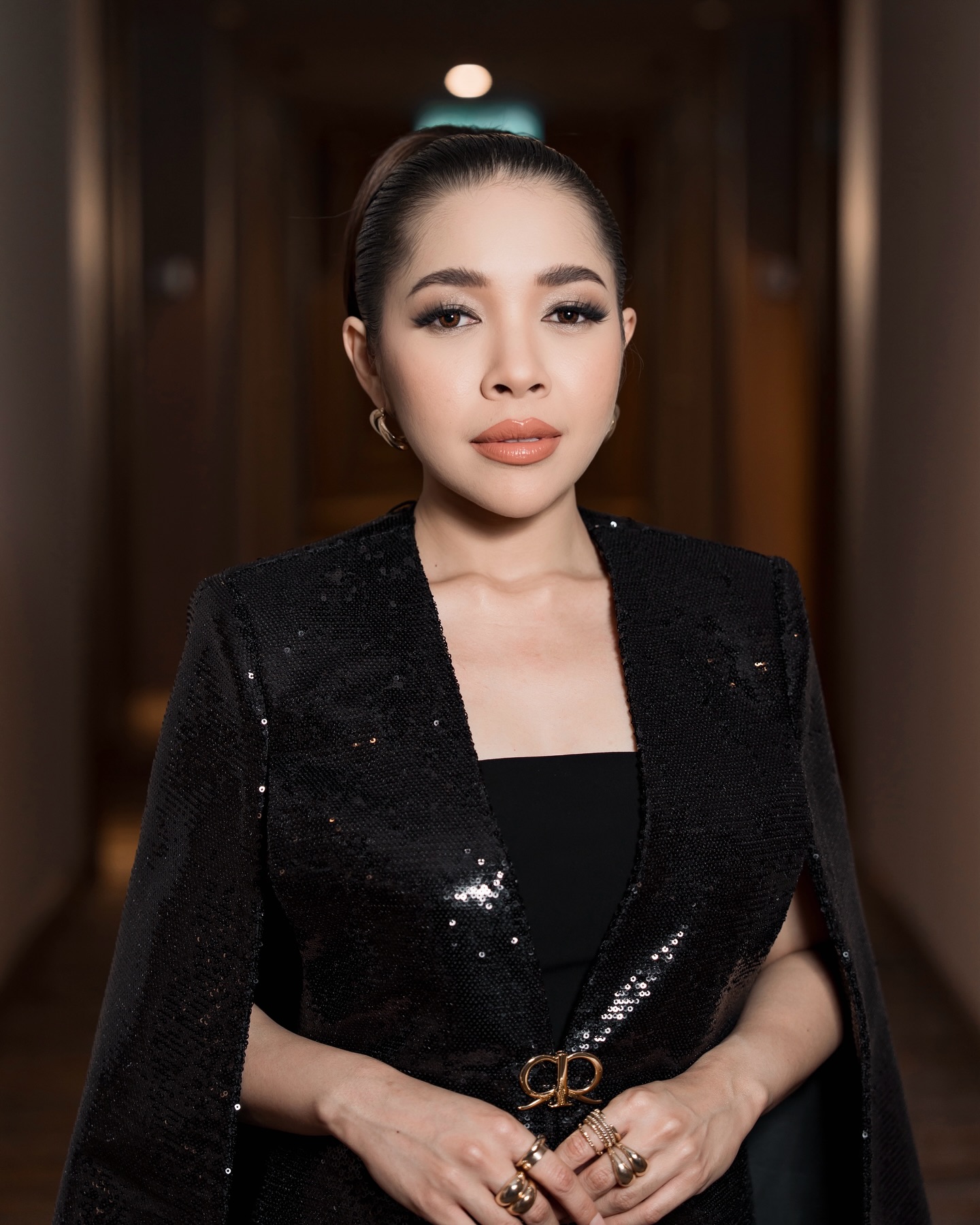 A NIGHT OF ELEGANCE, HASIL.
Thank You For Having Me✨
MUA & Hair By: @gebrielpadan_
Stylist By: @xeliciousxass @styledbyvelicious
Wearing: @rrbyrizmanruzaini
Photographer: @khareezkasbulah
#bukanlagikita
#hasil #2025