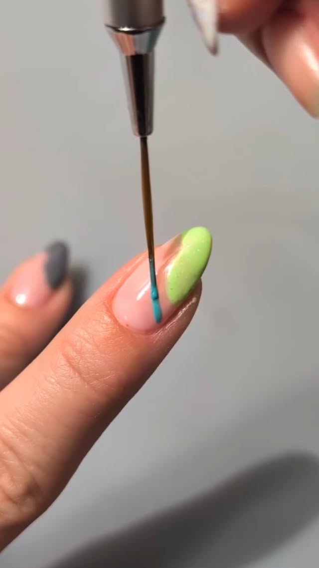 @pickynailart wowed us again with this dreamy, freehanded pastel mani! 💅 She used the Whats Up Nails Pure Color 12 nail art brush — the perfect tool for creating detailed, artistic designs with total control and precision. 🖌️✨
Ready to level up your nail art game?
Find the Pure Color 12 and more at WhatsUpBeauty.com (link in bio)
🌍 We ship worldwide from the USA! 📦
#WhatsUpNailsPureColor12 #NailArtBrush #PastelNails #FreehandNailArt #NailArtTools #CreativeNails #NailInspo #IndieNailProducts