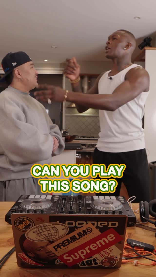 The Master @randysjafrie_ teaches @stylebender the 1’s and 2’s🎧💿
Live on the one and only @freestylebender YouTube Channel