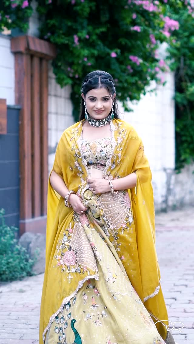 Beauty that whispers💕🌷
MUA: @makeupby_dilraj
JEWELLERY: @regalselections
MUSE: @jyotibhardwaj3800 @jyotibhardwaj502
Photographer: @dr_editors_
For bookings & queries: kindly reach out to us on call / WhatsApp ( +919996115113 ) or dm us.
Kaithal,Haryana (freelancer)
🌍: Available globally
#MakeupArtist #MakeupInspo#BeautyExpert #MakeupLove#GlamSquad #GlassSkin #FlawlessFace
#MakeupGoals #BeautyTrends
#GlamourMakeup #BridalMakeup #makeupartistkaithal #makeupby_dilraj
#EditorialMakeup #SpecialEffectsMakeup
#NaturalMakeup #GlamMakeupArtist
#SummerVibesMakeup#WeddingSeasonMakeup #HolidayGlamMakeup #SelfCareMakeup