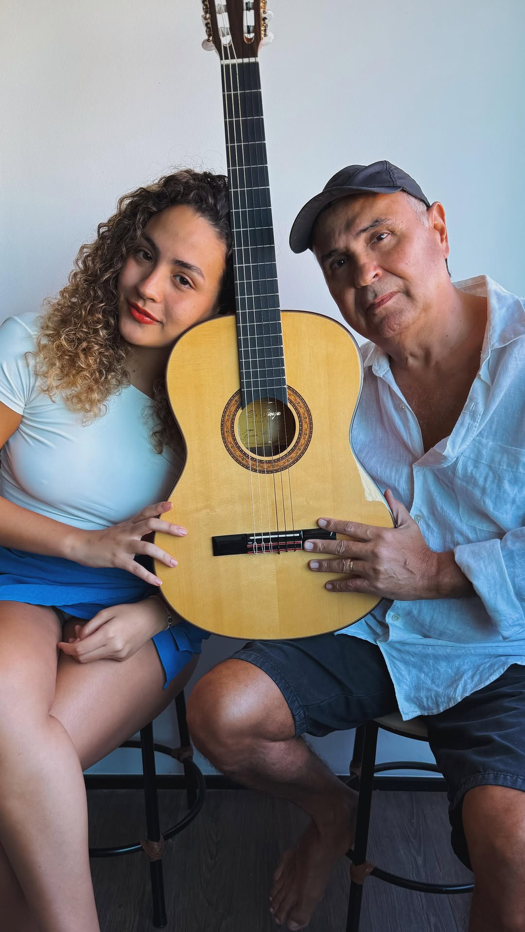 “Lágrimas” é uma composição do meu pai, Augusto Pitta 🩵
A pedidos, viemos juntos aqui cantar pra vocêsss :) 💫
Gostaram??
#paiefilha #musicabrasileira #musicaautoral #mpb #artista #composição