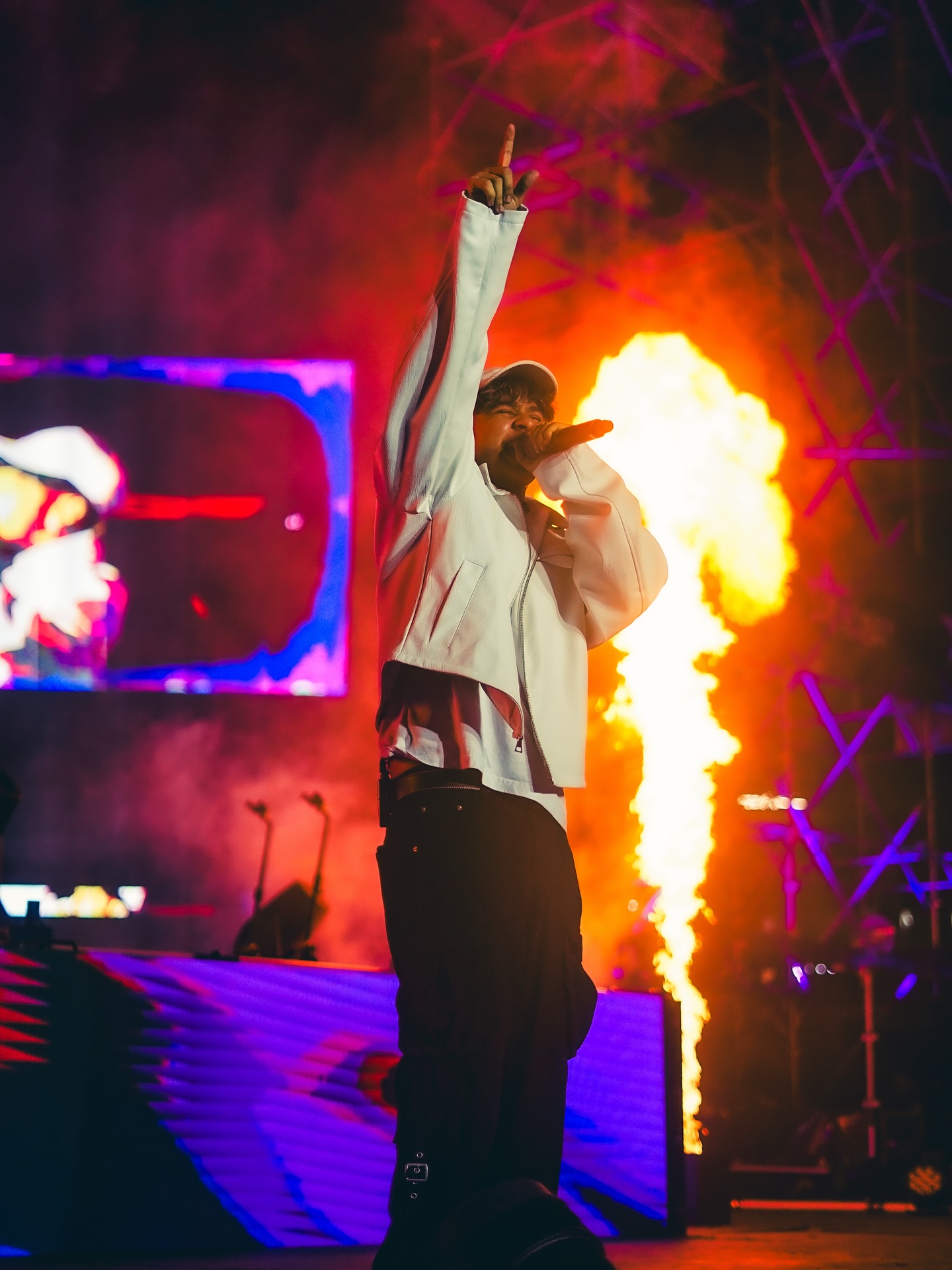 Mucho que agradecerle a Dios ☝🏻 CARACAS están listos para anunciarles la fecha del cierre de la gira “De Party x Venezuela”?
📸: @pichu.fx