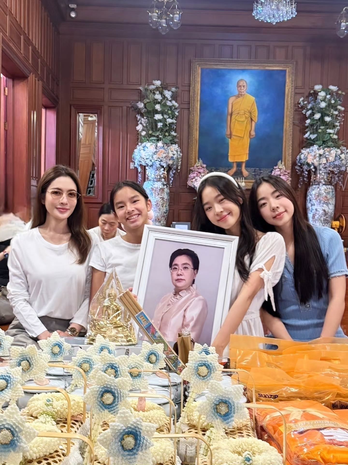 ทำบุญครบรอบ 50วัน คุณแม่เพ็คแฮ 🤍🙏🏻🤍 @phekhae.s