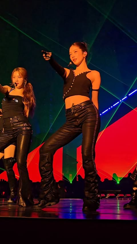 Why can't you stop❓ @ 2025 LE SSERAFIM TOUR 'EASY CRAZY HOT' IN TAIPEI
#LE_SSERAFIM #르세라핌
#EASY_CRAZY_HOT
#EASY_CRAZY_HOT_IN_TAIPEI