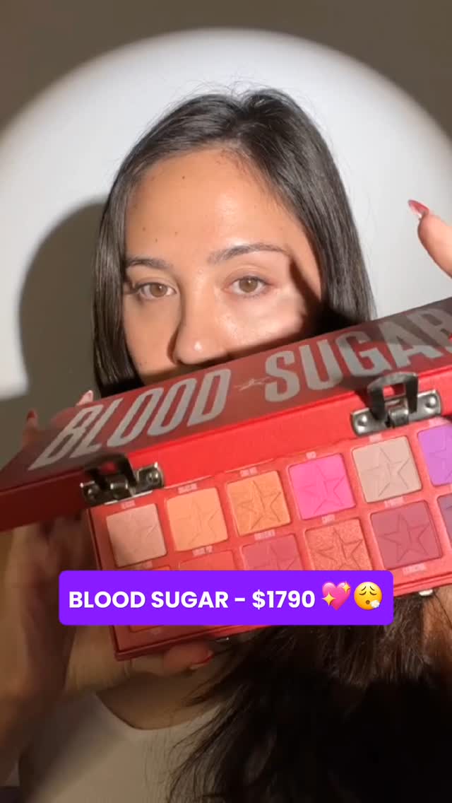 ❤️🔥 El dúo que rompe corazones.
Blood Sugar + The Gloss "Legends Only" — el combo perfecto entre intensidad y brillo de alto impacto.
🔥 Blood Sugar Palette:
18 tonos intensamente pigmentados en rojos, borgoñas y neutros que se difuminan como un sueño. Looks suaves, atrevidos o dramáticos… tú decides.
💎 The Gloss – Legends Only:
Un nude cremoso con brillo espejo que eleva cualquier maquillaje a nivel leyenda. Cero pegajoso, 100% glam.
💋 Juntos crean el statement más poderoso de tu makeup bag.
💥 25% OFF de $2,380.00 a $1,780.00
👉 Disponible por tiempo limitado.
🛒 ¡Corre antes de que se agote!