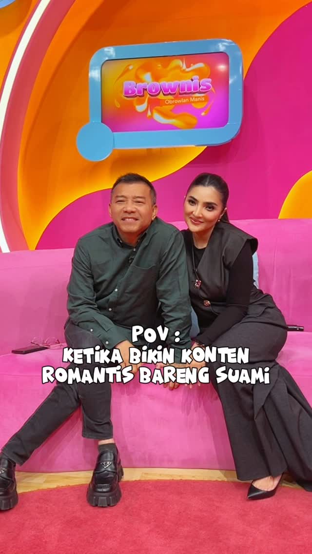 Siapa yang kayak aku, kalau bikin konten sama suami ada ajaaaa tingkah anehnya? 😃 jadi menurut kalian konten kita yang ini berhasil gak guys? 😂